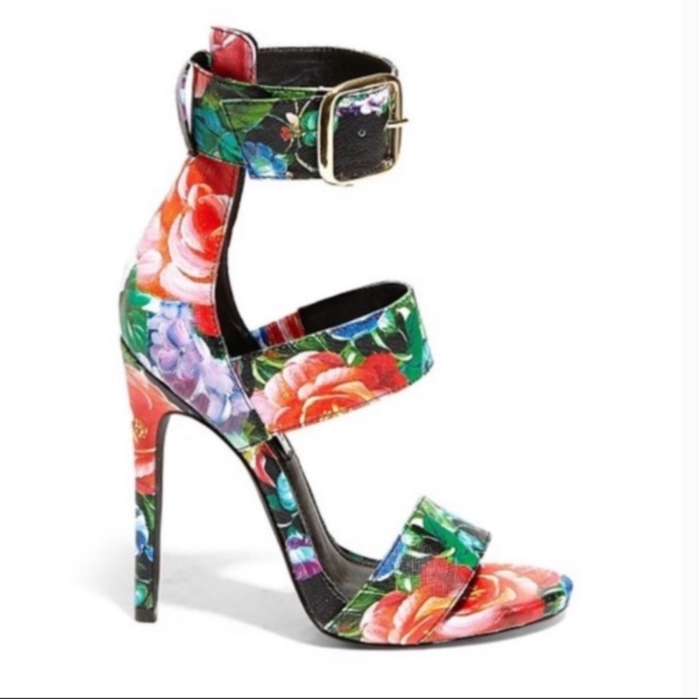 Steve Madden Myster II floral